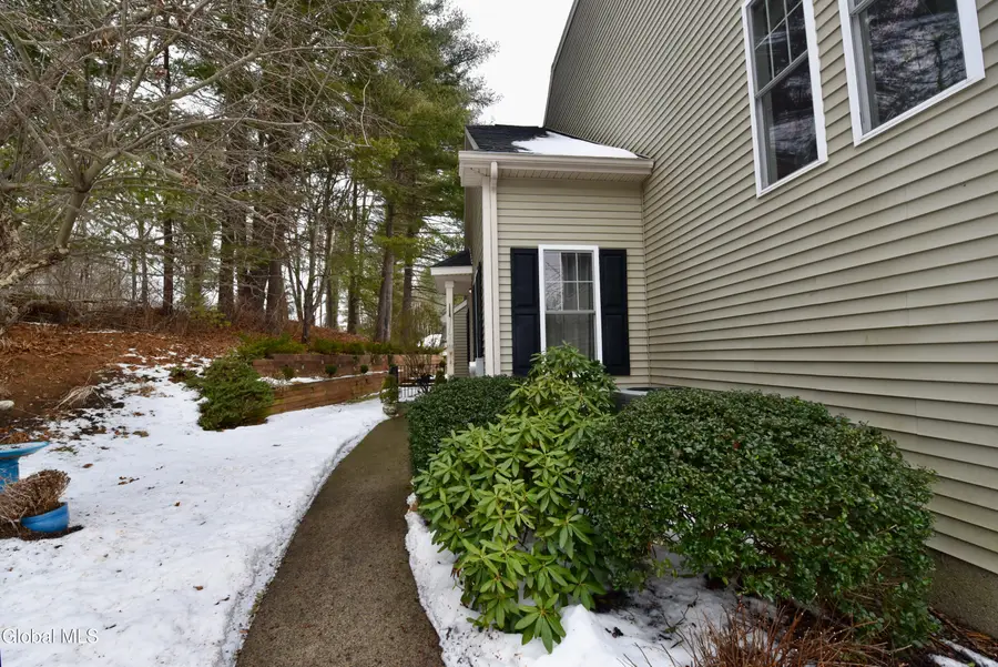 42 Donegal Way, Saratoga Springs, NY 12866 - Image #3