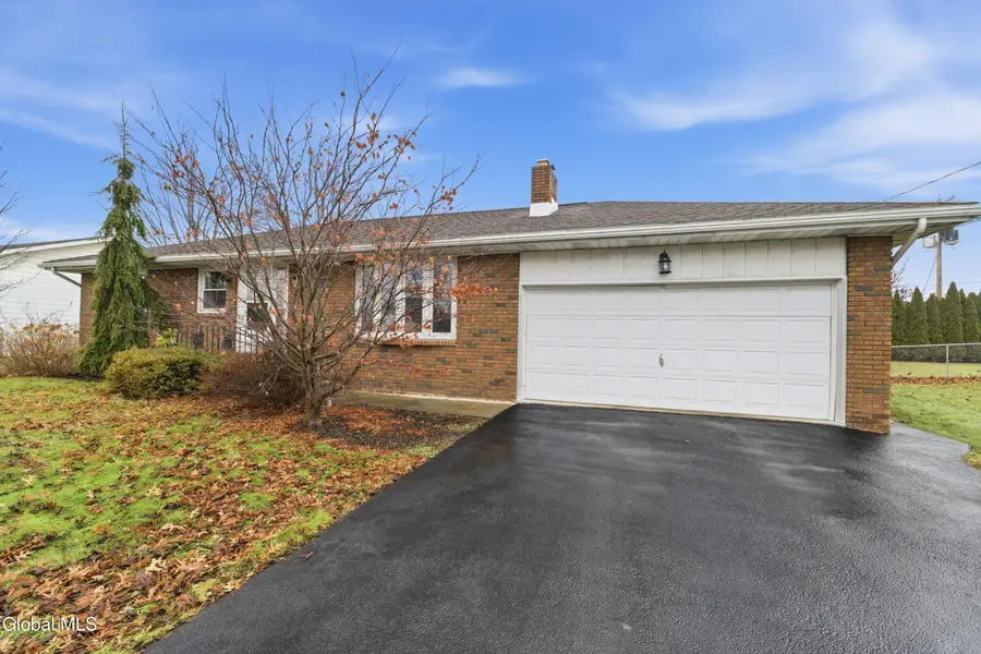 25 Louise Drive, Colonie Town, NY 12110 - Image #2