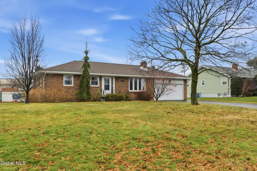 25 Louise Drive, Colonie Town, NY 12110 - Image #3