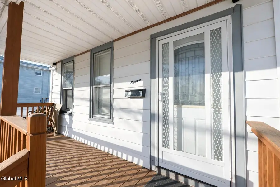 11 Landon Terrace, Schenectady, NY 12308 - Image #3