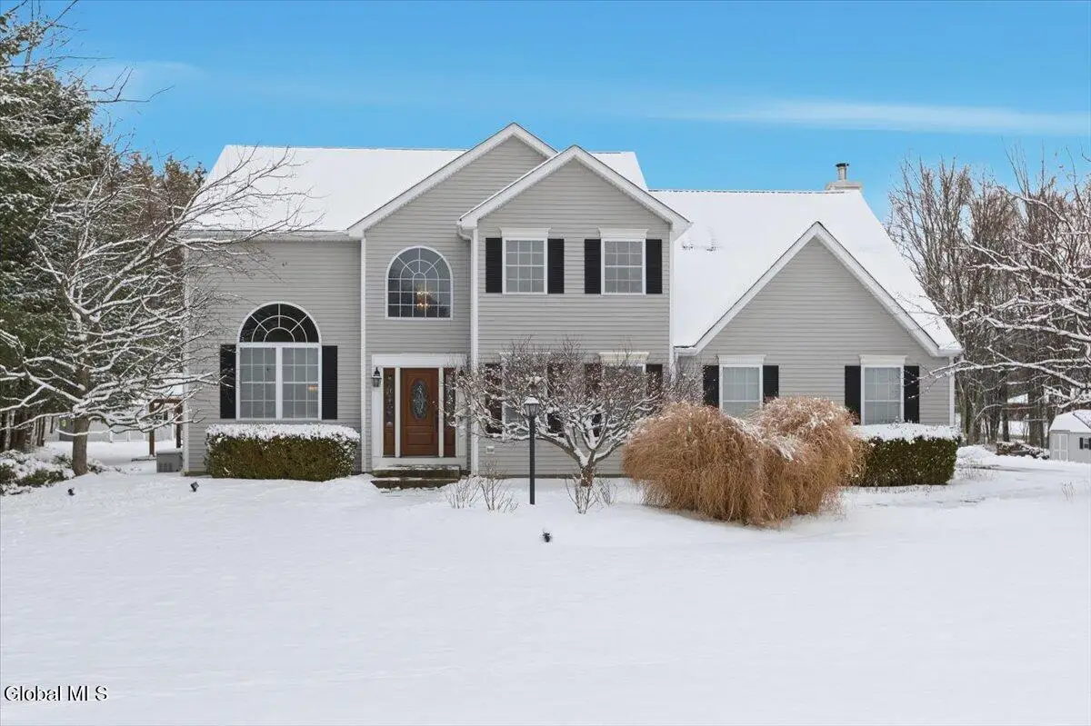 4 Woods Edge Lane, East Greenbush Town, NY 12196 - Image #1