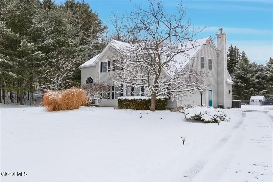 4 Woods Edge Lane, East Greenbush Town, NY 12196 - Image #2