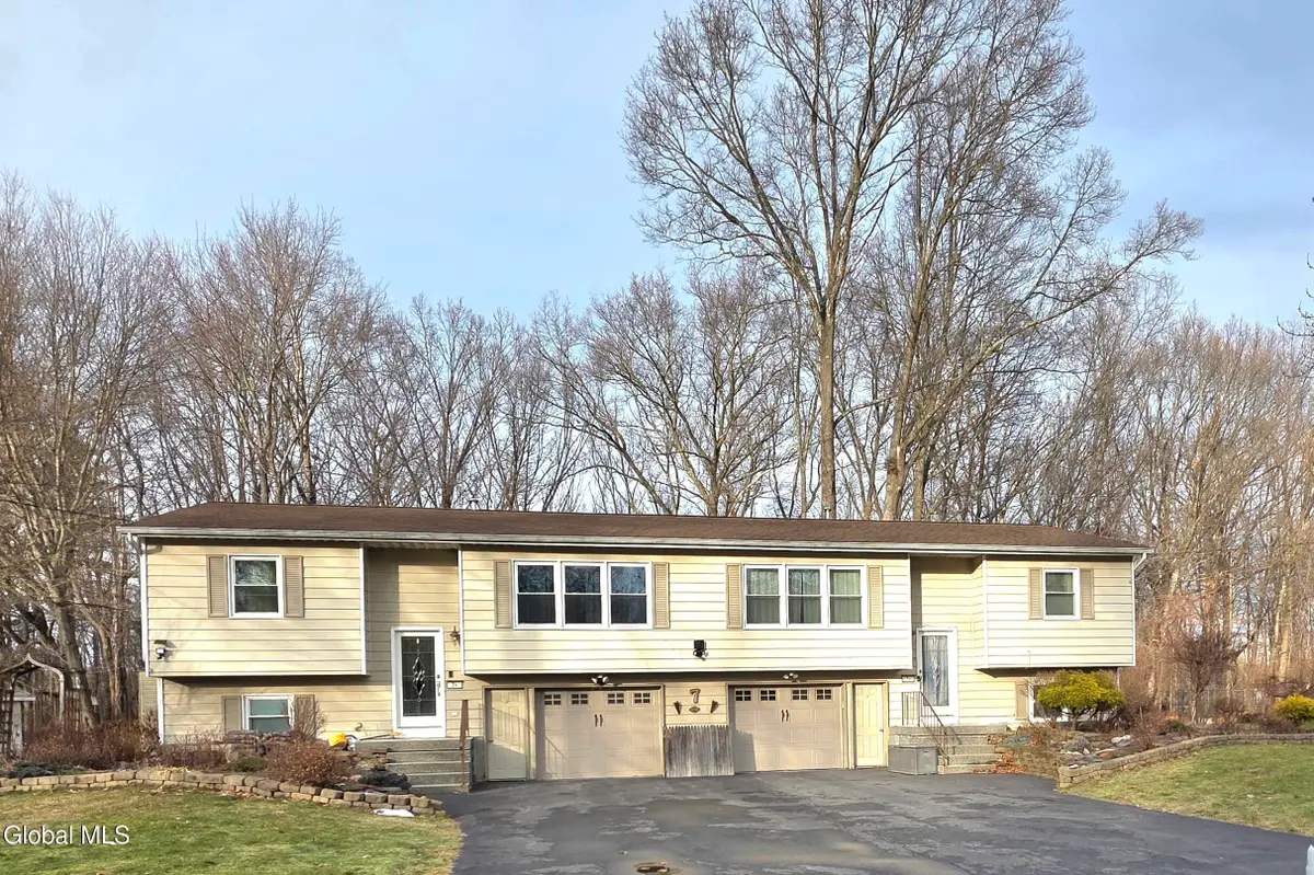 7A/B Par Del Rio, Clifton Park, NY 12065 - Image #1