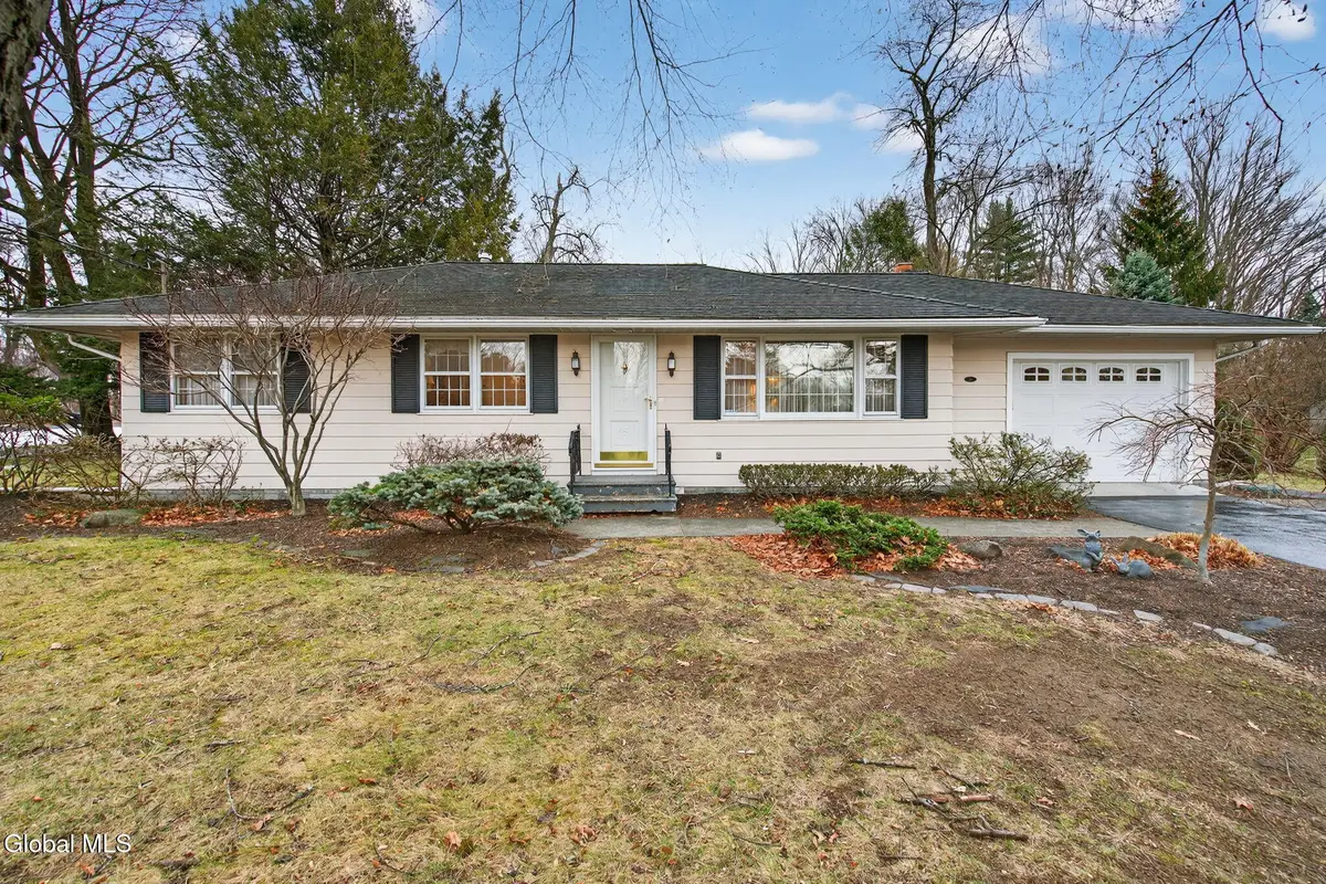 21 Weiser Street, Glenmont, NY 12077 - Image #1