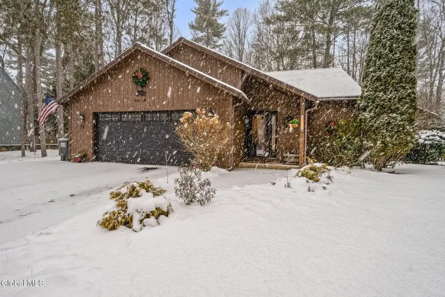 38 May Apple Way, Malta, NY 12020 - Image #2