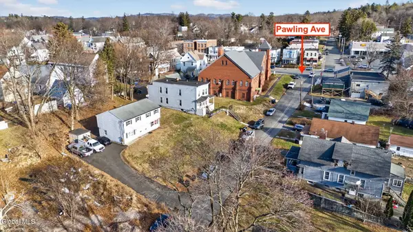 12 Woodlawn Court, Troy, NY 12180