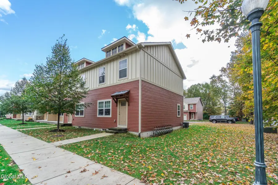 10 Linden Lane, Malta, NY 12020 - Image #2