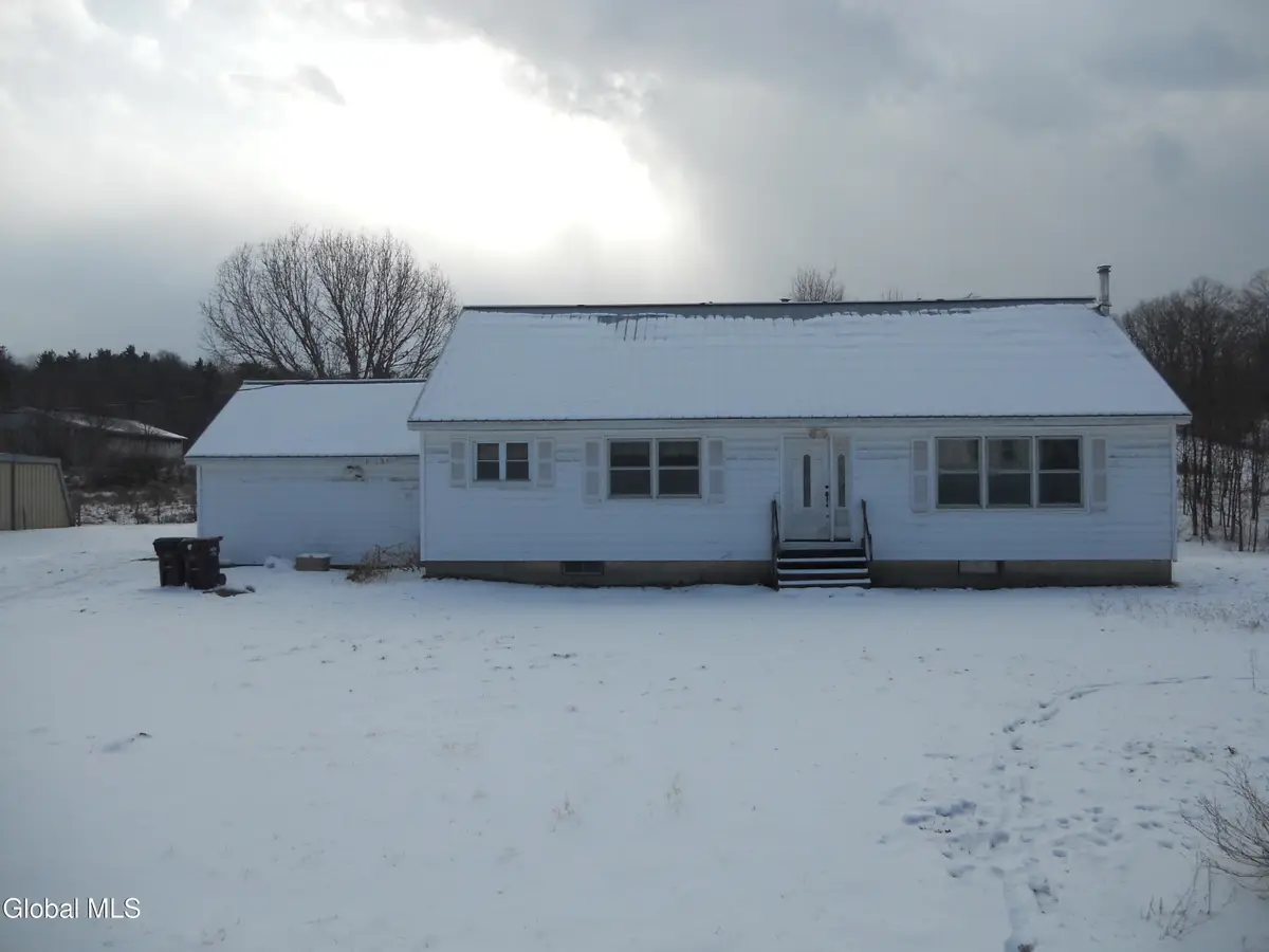 90 Tomhannock Road, Valley Falls, NY 12185 - #1