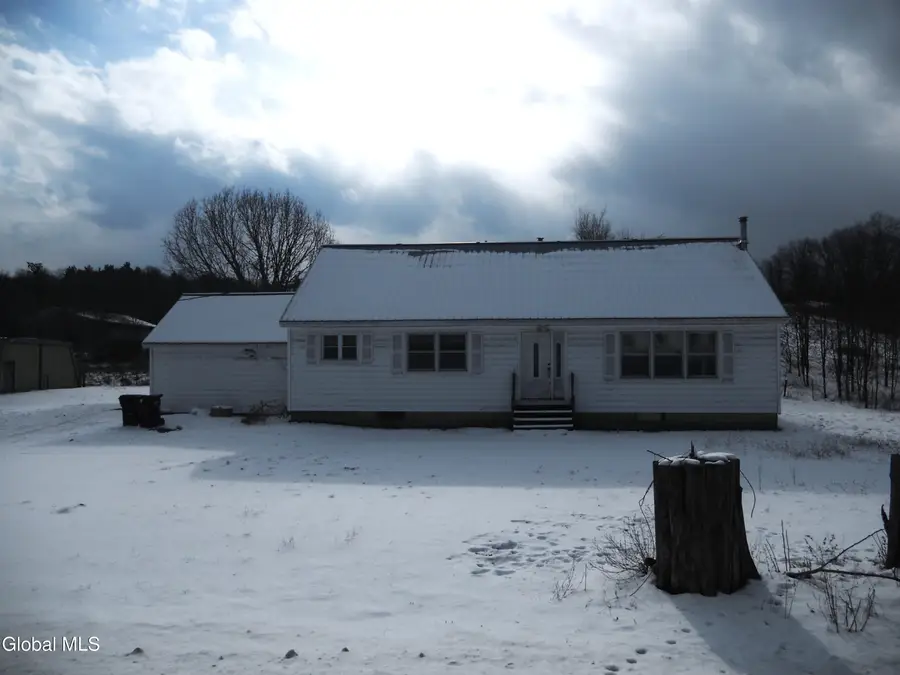 90 Tomhannock Road, Valley Falls, NY 12185 - #2