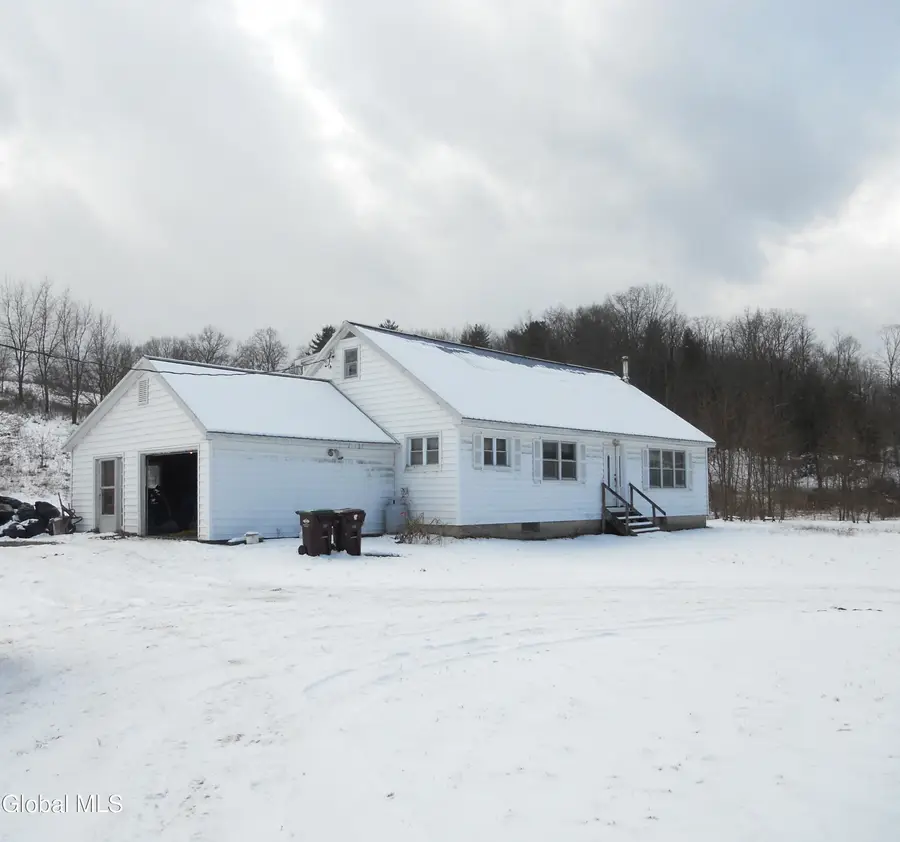 90 Tomhannock Road, Valley Falls, NY 12185 - #3