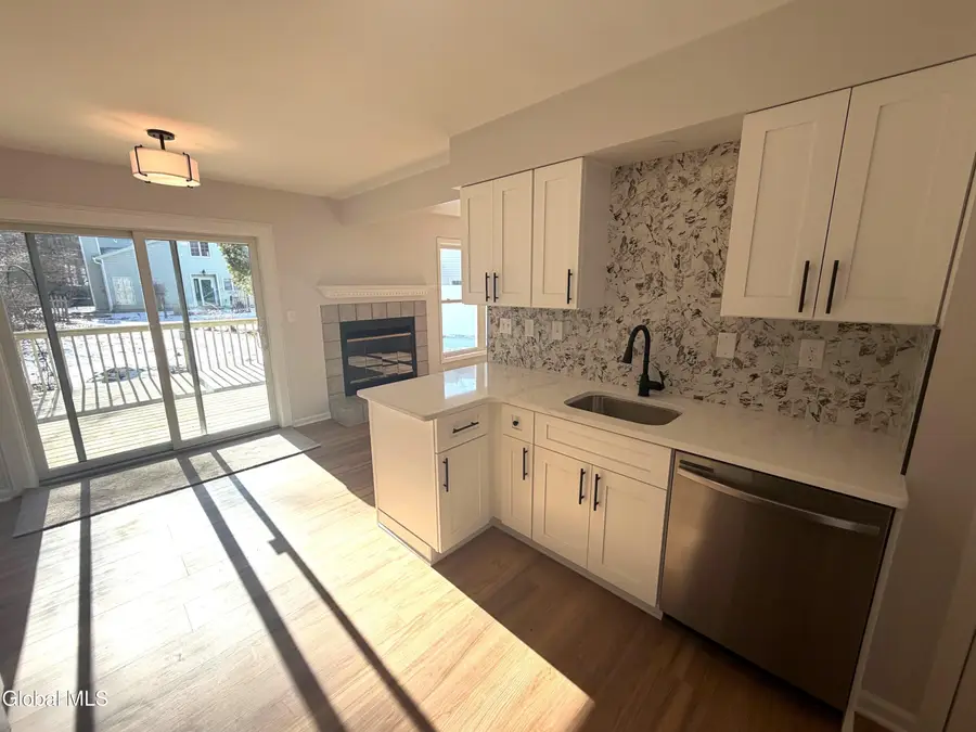 27 Woodside Drive, Albany, NY 12208 - Image #3