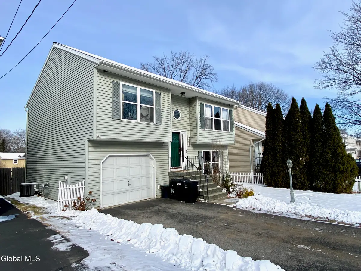 475 Chadwick Road, Schenectady, NY 12304 - Image #1