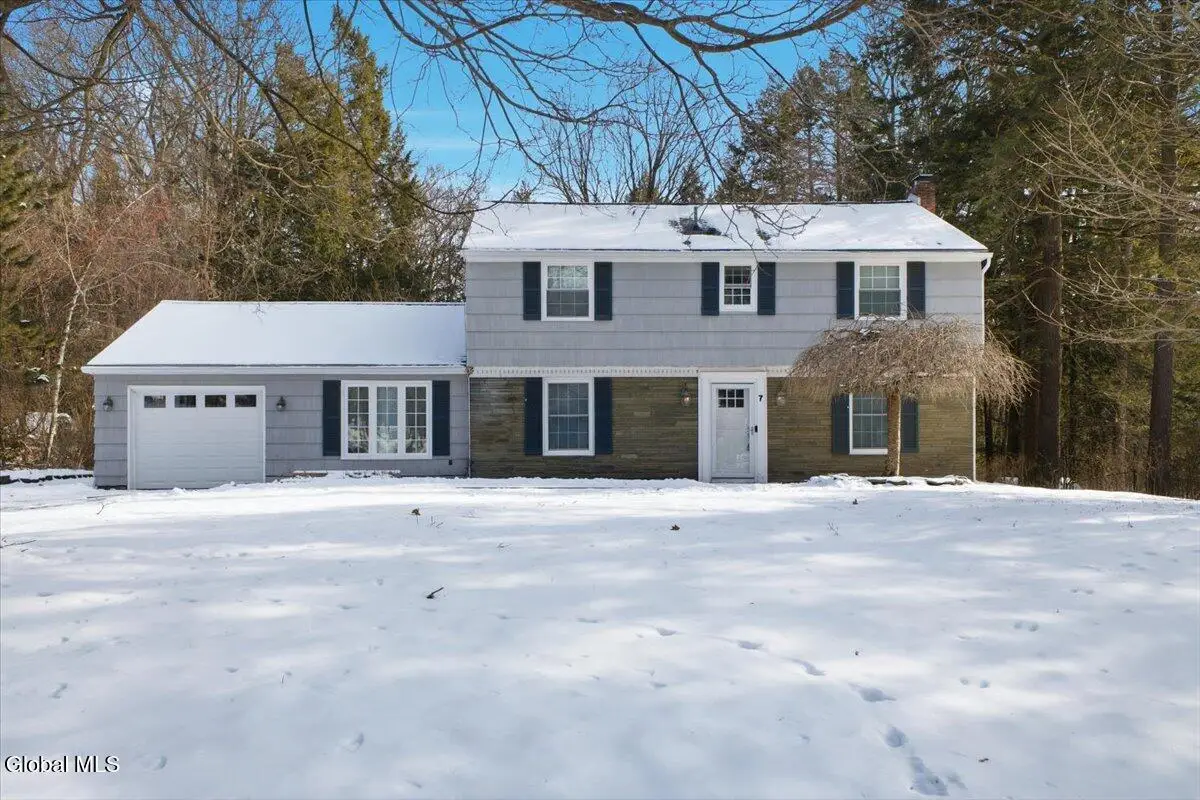 7 Fairway Lane, Clifton Park, NY 12148 - Image #1