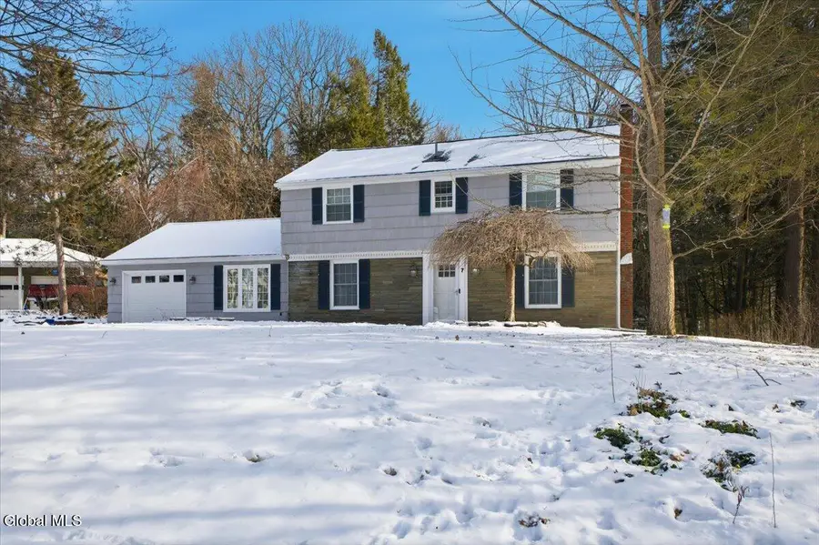 7 Fairway Lane, Clifton Park, NY 12148 - Image #2