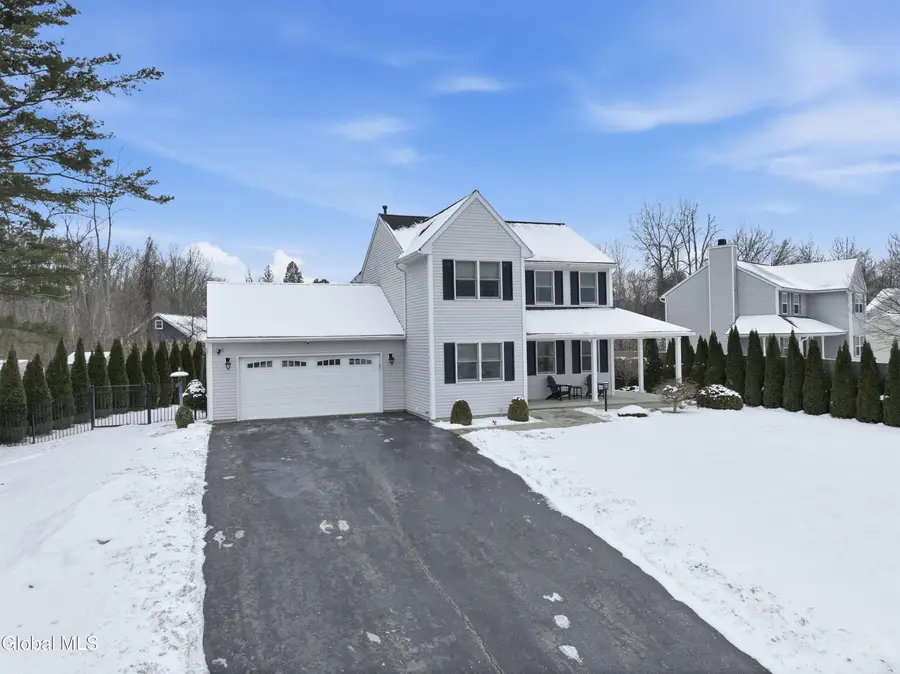 4 Kings Mill Court, Colonie, NY 12205 - Image #2