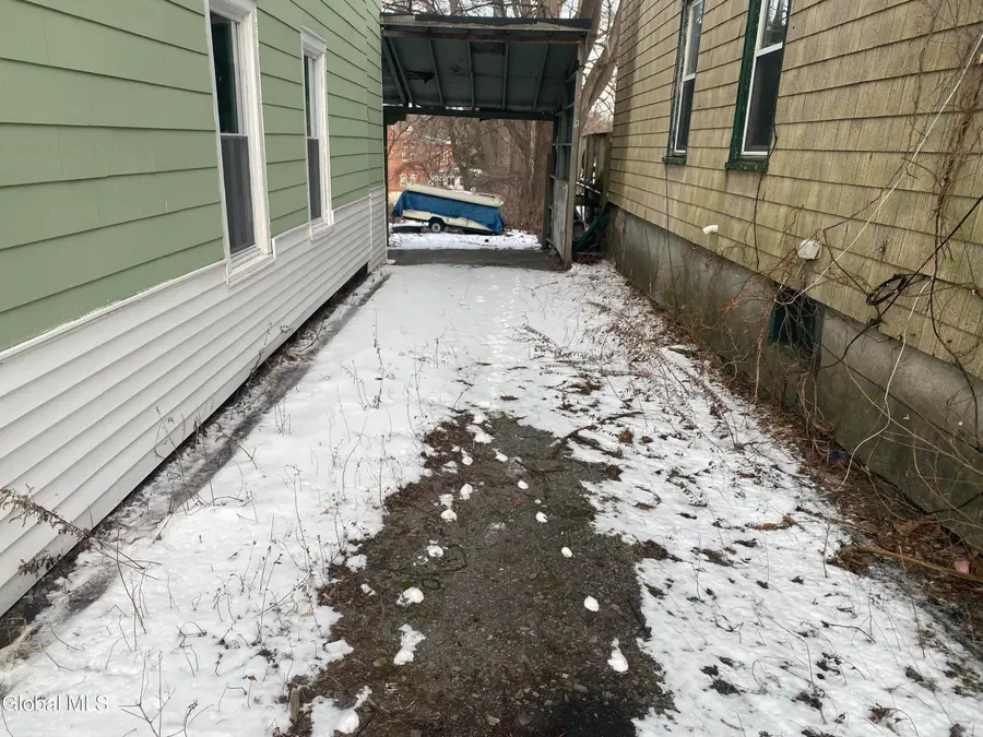 609 Bluff Avenue, Schenectady, NY 12303 - Image #2