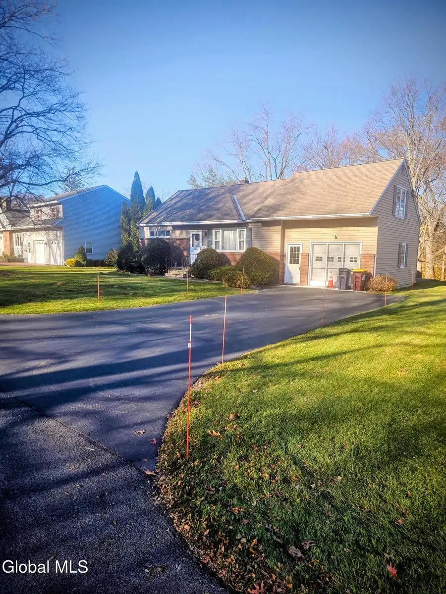 58 E Highland Drive, Guilderland, NY 12203 - Image #2