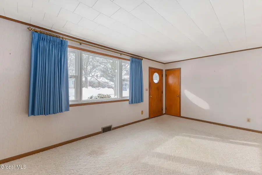 58 E Highland Drive, Guilderland, NY 12203 - Image #3