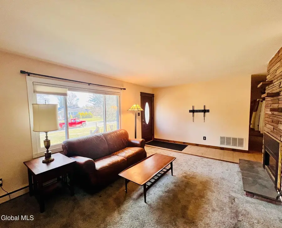 12 Gregory Lane, Loudonville, NY 12211 - Image #3