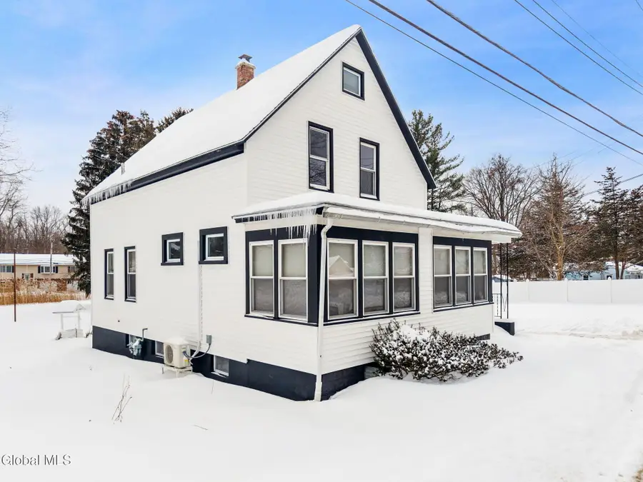 10 Ferrara Avenue, Colonie Town, NY 12304 - Image #2