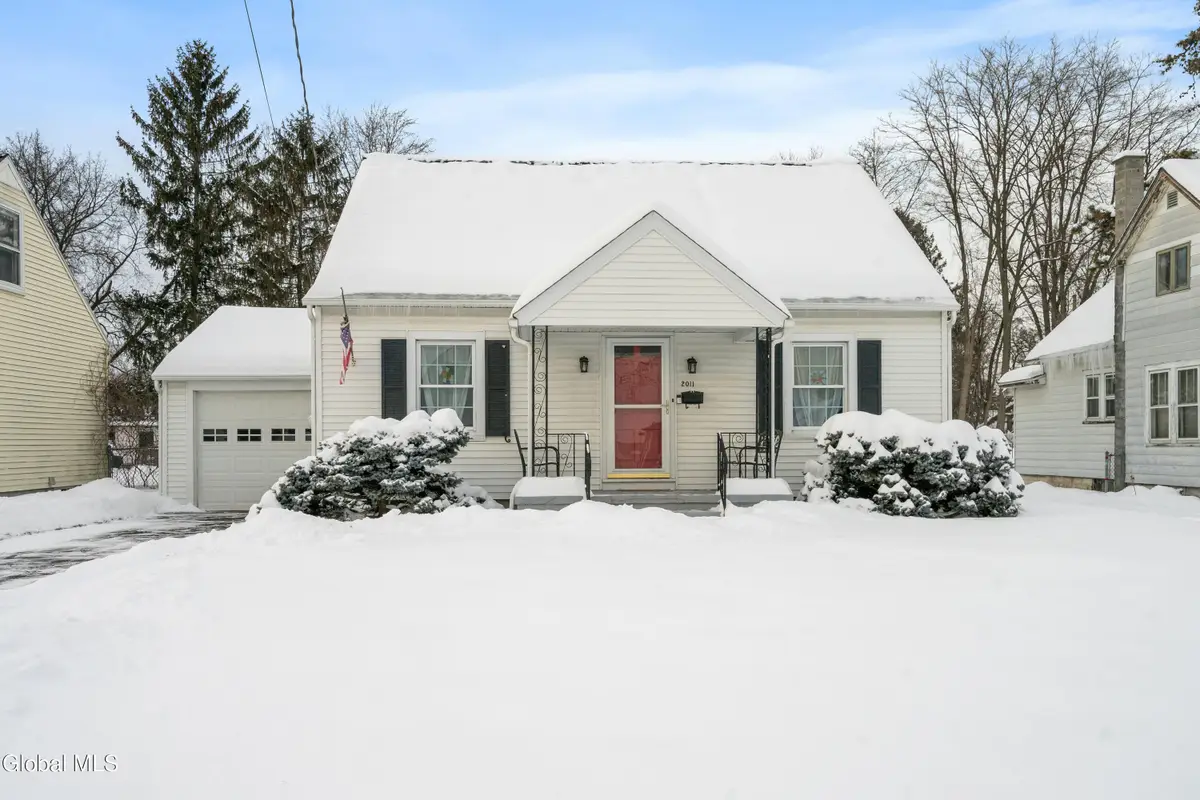 2011 Robinwood Avenue, Rotterdam, NY 12306 - Image #1