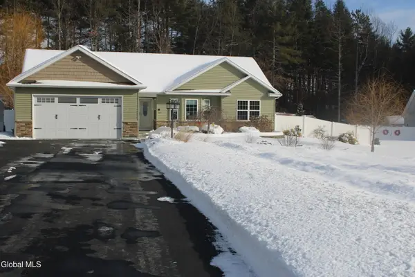 27 Elk Ridge Drive, Queensbury, NY 12804