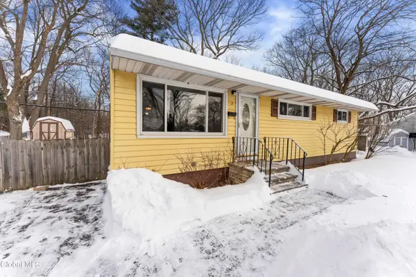 7 Bridle Path, Colonie, NY 12205