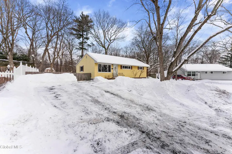 7 Bridle Path, Colonie, NY 12205 - Image #2