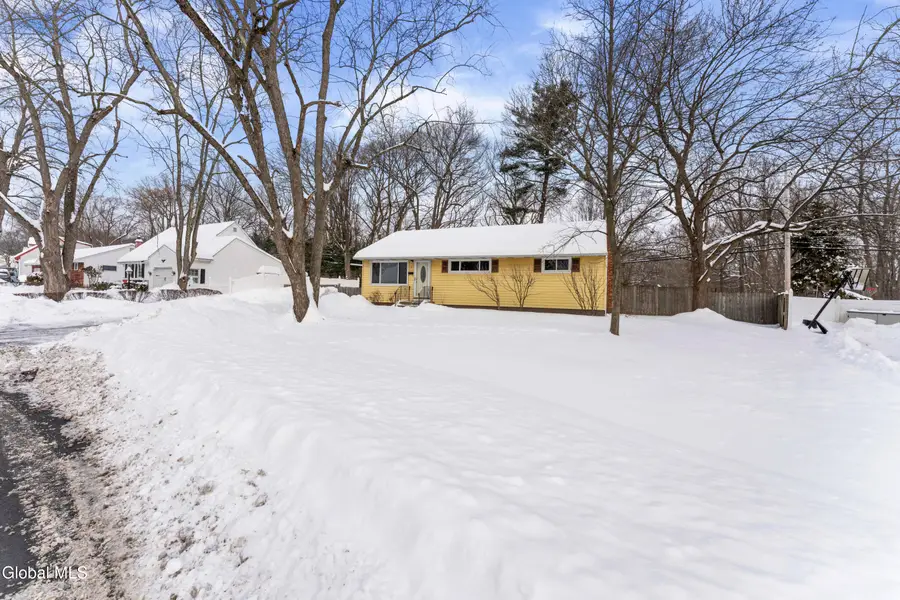 7 Bridle Path, Colonie, NY 12205 - Image #3