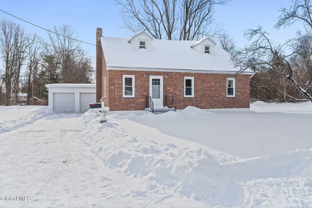 7 Onderdonk Avenue, Hampton Manor, NY 12144 - Image #1