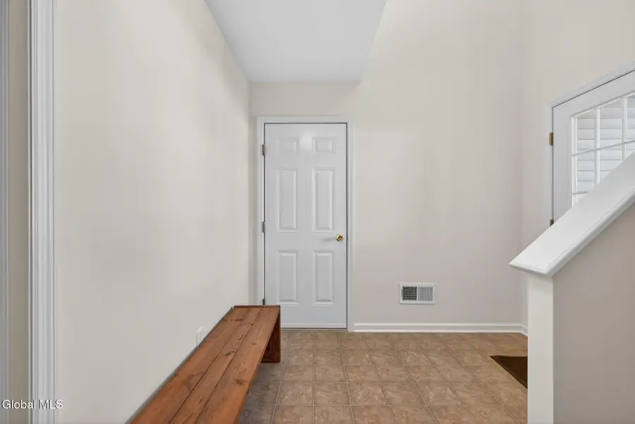 36 Governor Circle, Albany, NY 12208 - Image #3