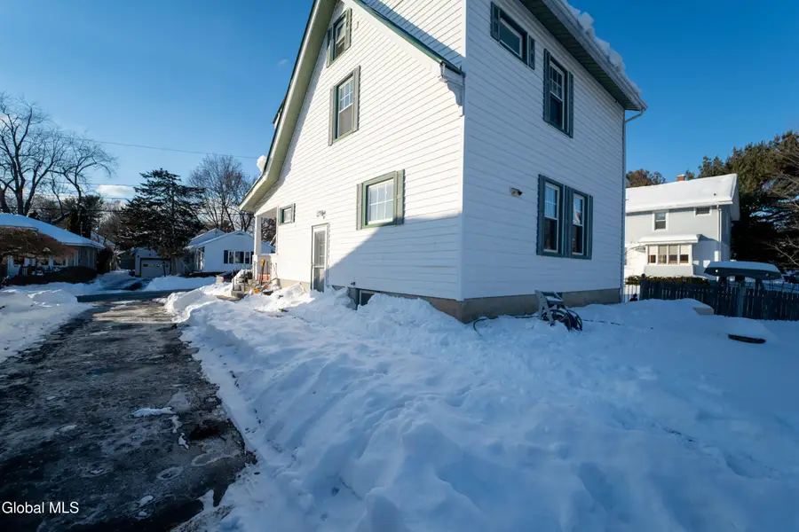 21 Vista Avenue, Latham, NY 12110 - Image #2