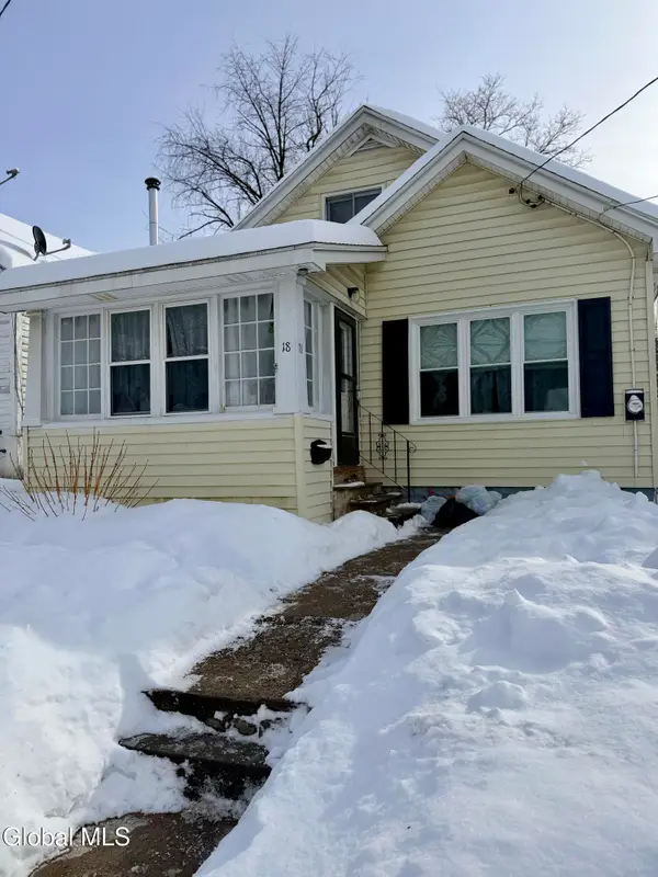 18 Lawnwood Avenue, Schenectady, NY 12304