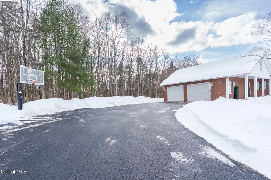 8 Malden Lane, Bethlehem, NY 12054 - Image #2