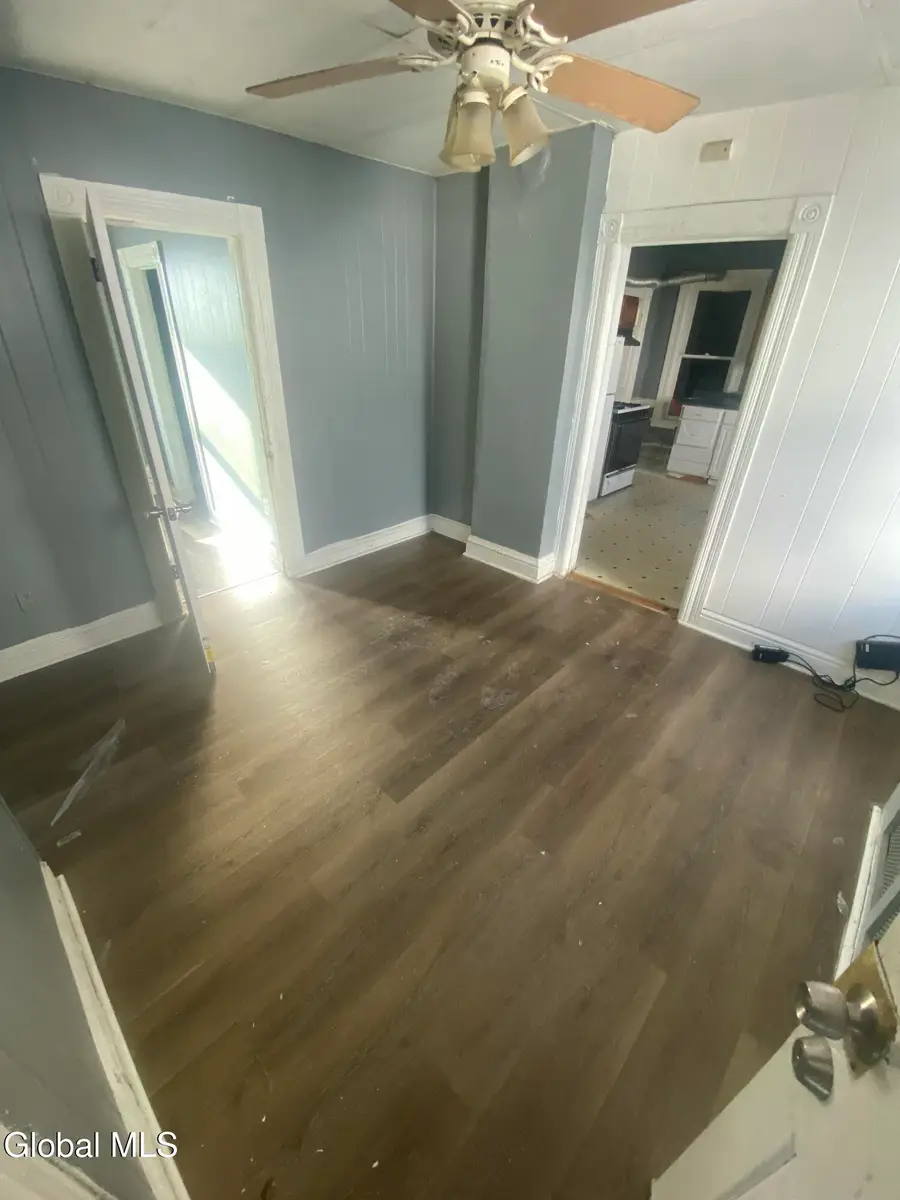 660 Sunset Street, Schenectady, NY 12303 - #3