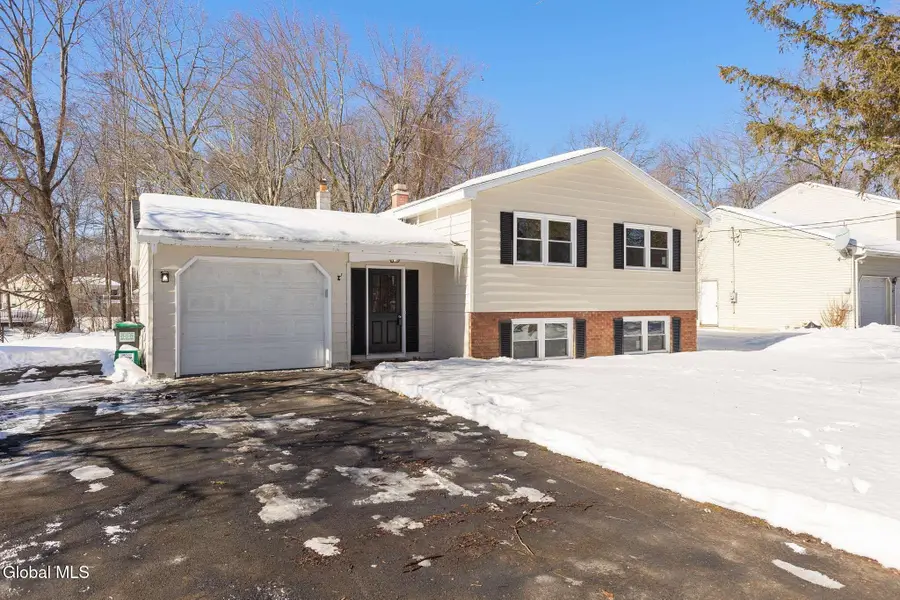 38 Greenridge Drive, Clifton Park, NY 12065 - #2