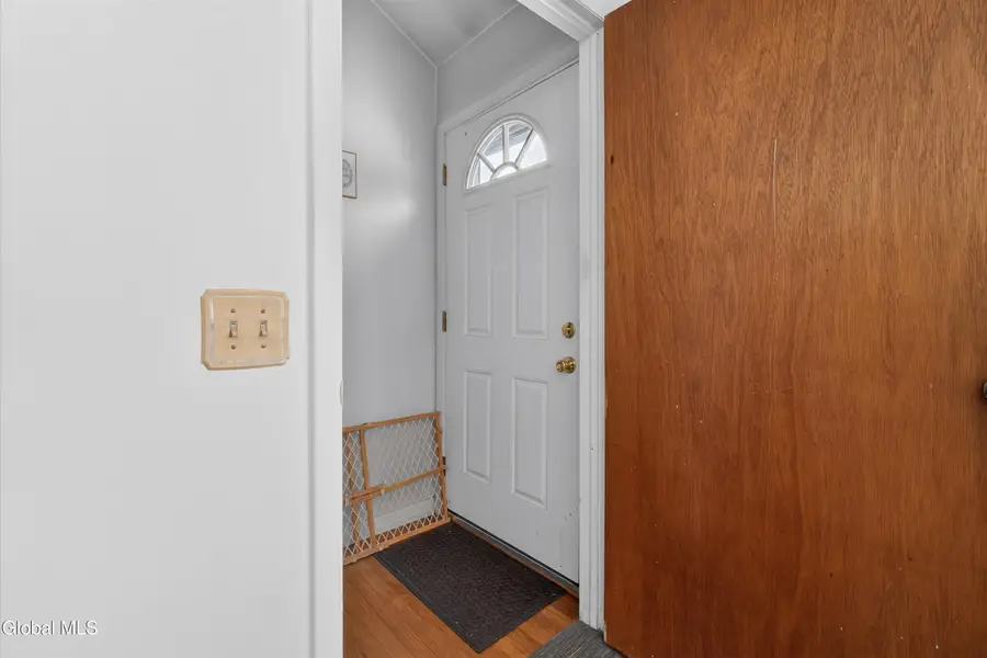 971 Kings Road, Colonie Town, NY 12303 - #3