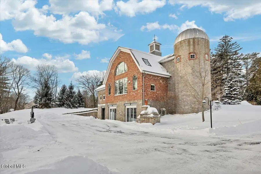 331 Vly Road, Colonie Town, NY 12309 - #3