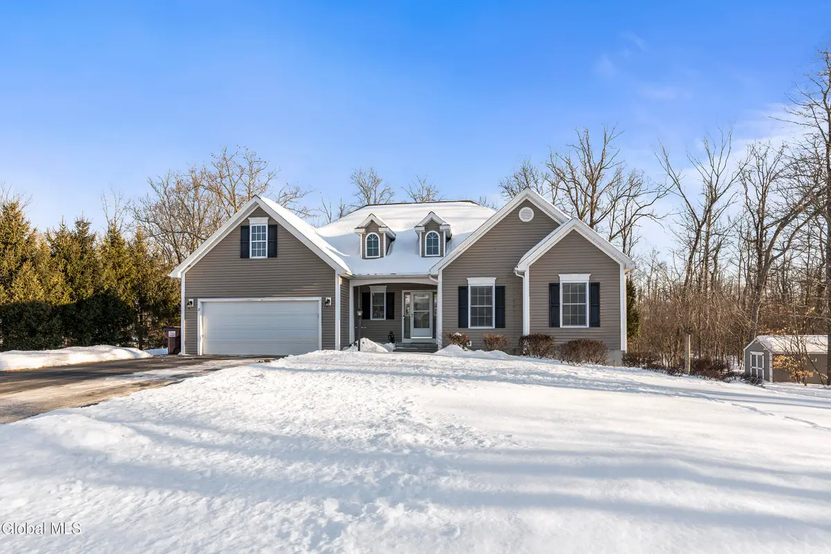 17 Knottingley Place, Ballston Lake, NY 12019 - Image #1