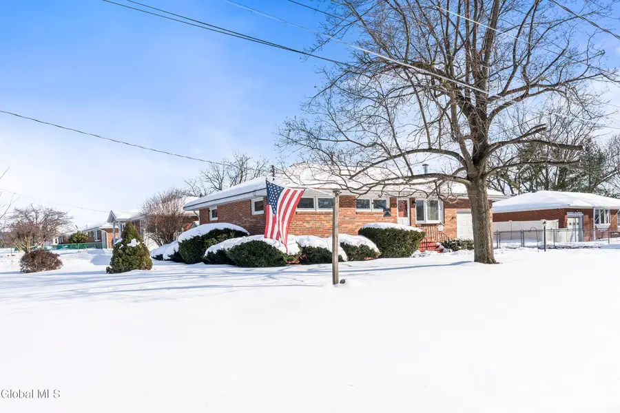 4 Bechard Lane, Waterford, NY 12188 - #3