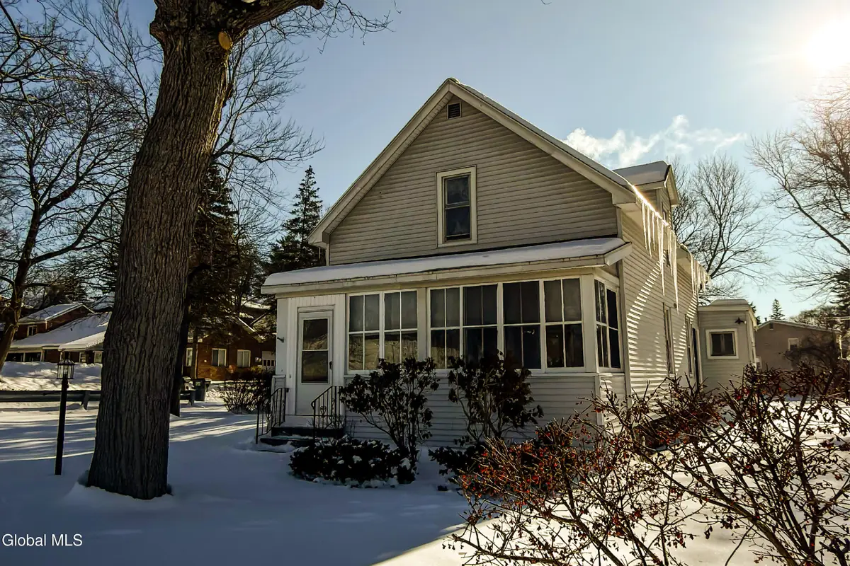 11 Brayton Street, Colonie, NY 12205 - #1