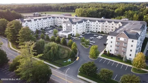 8 Wall Street #APT 428, Clifton Park, NY 12065
