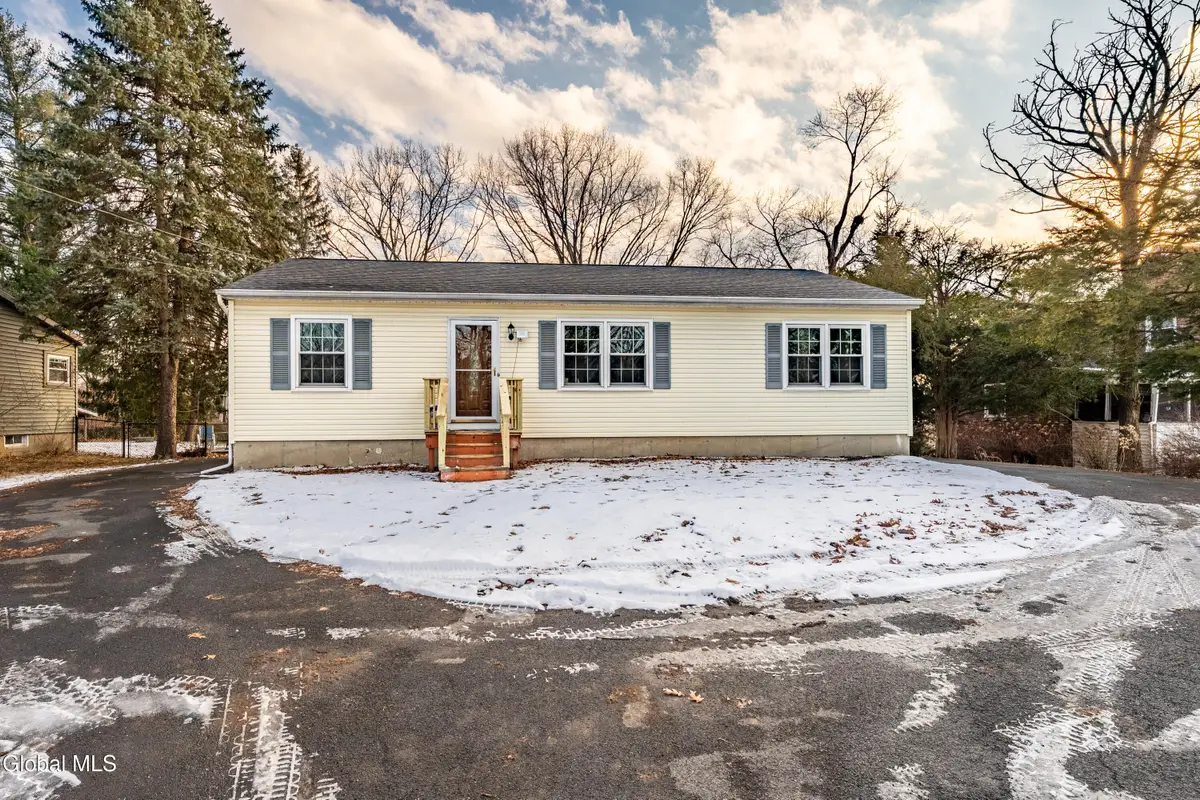 204 3rd Ave Extension, East Greenbush Town, NY 12144 - #1