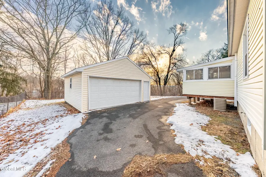 204 3rd Ave Extension, East Greenbush Town, NY 12144 - #3