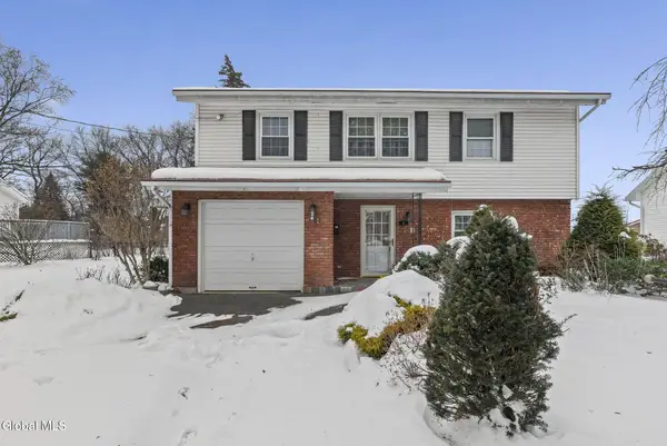 3 Crestwood Drive, Rotterdam, NY 12306