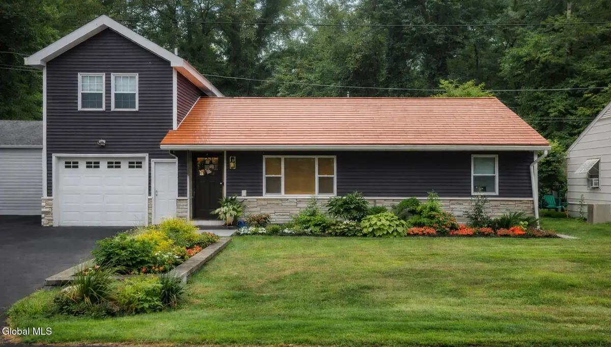 11 Hanifin Avenue, Colonie, NY 12205 - #1