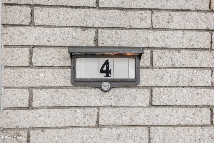 4 Willowbrook Lane, Halfmoon, NY 12019 - #3