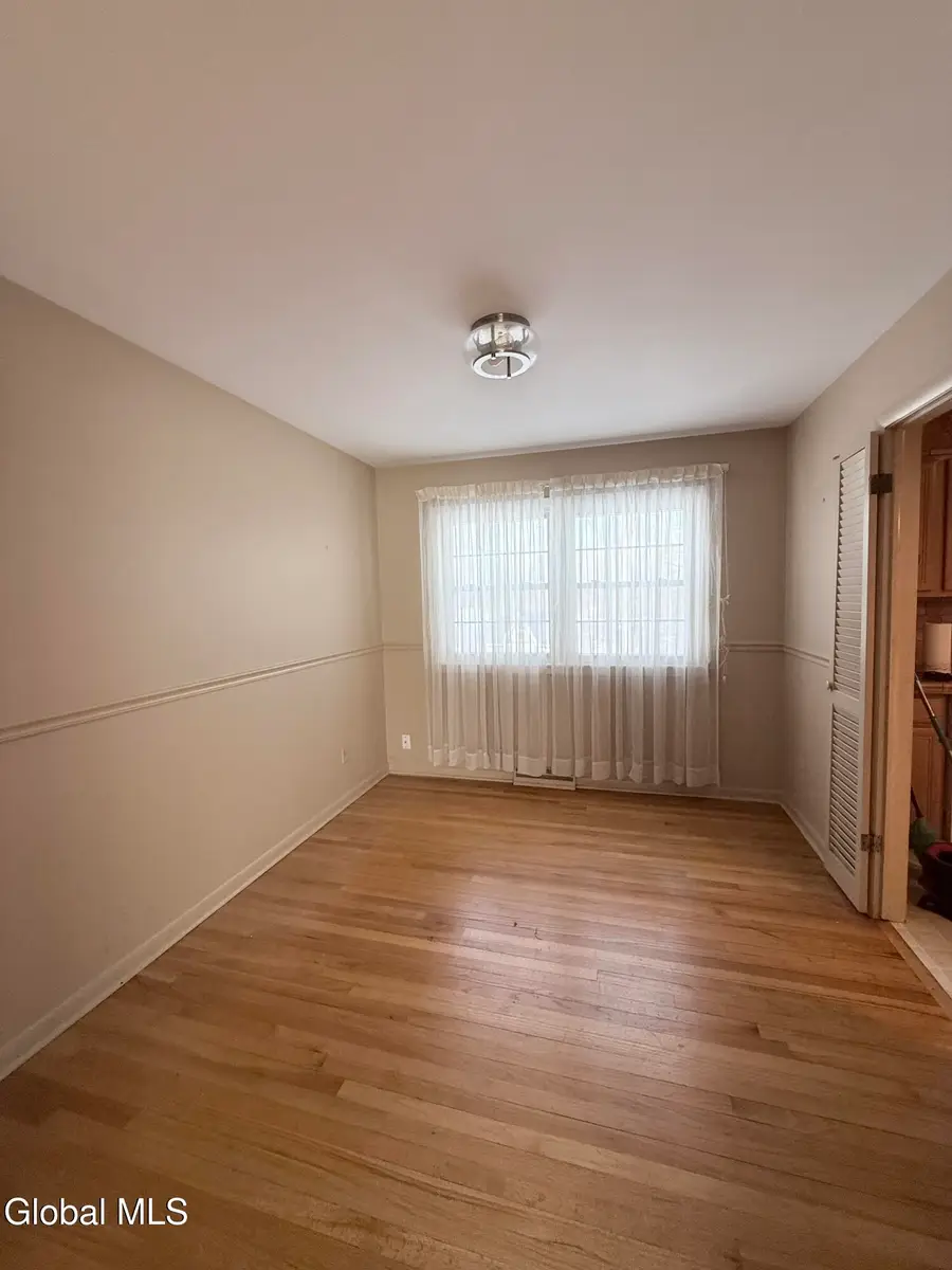 4 Oaktree Lane, Colonie Town, NY 12309 - #3