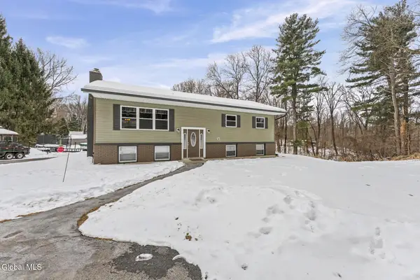 256 Grooms Road, Clifton Park, NY 12065