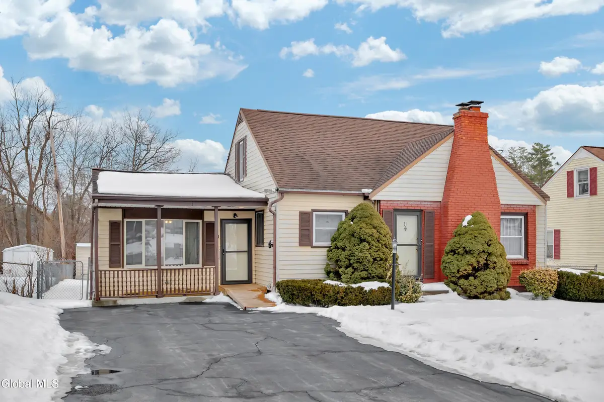 31 Saint George Place, Colonie, NY 12304 - #1
